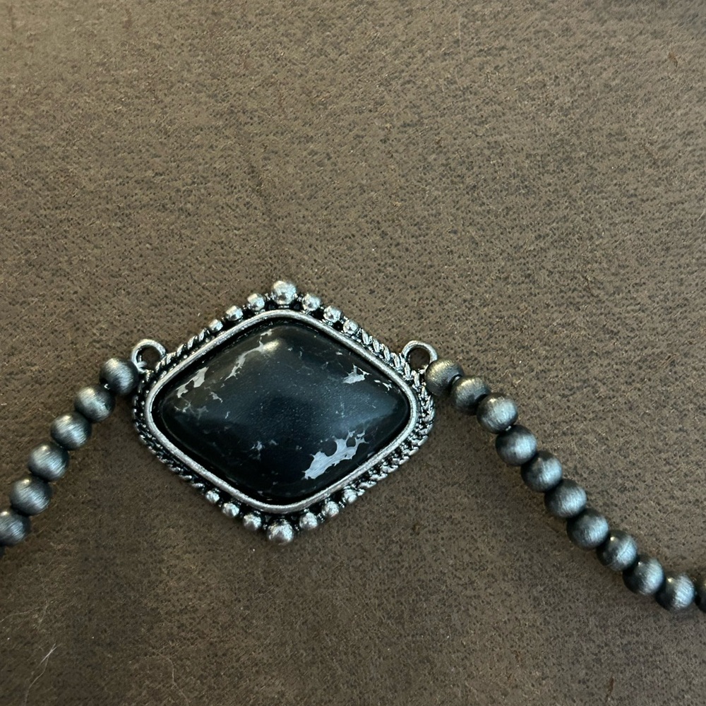 Western choker necklace faux stone NWOT - Picture 2 of 2